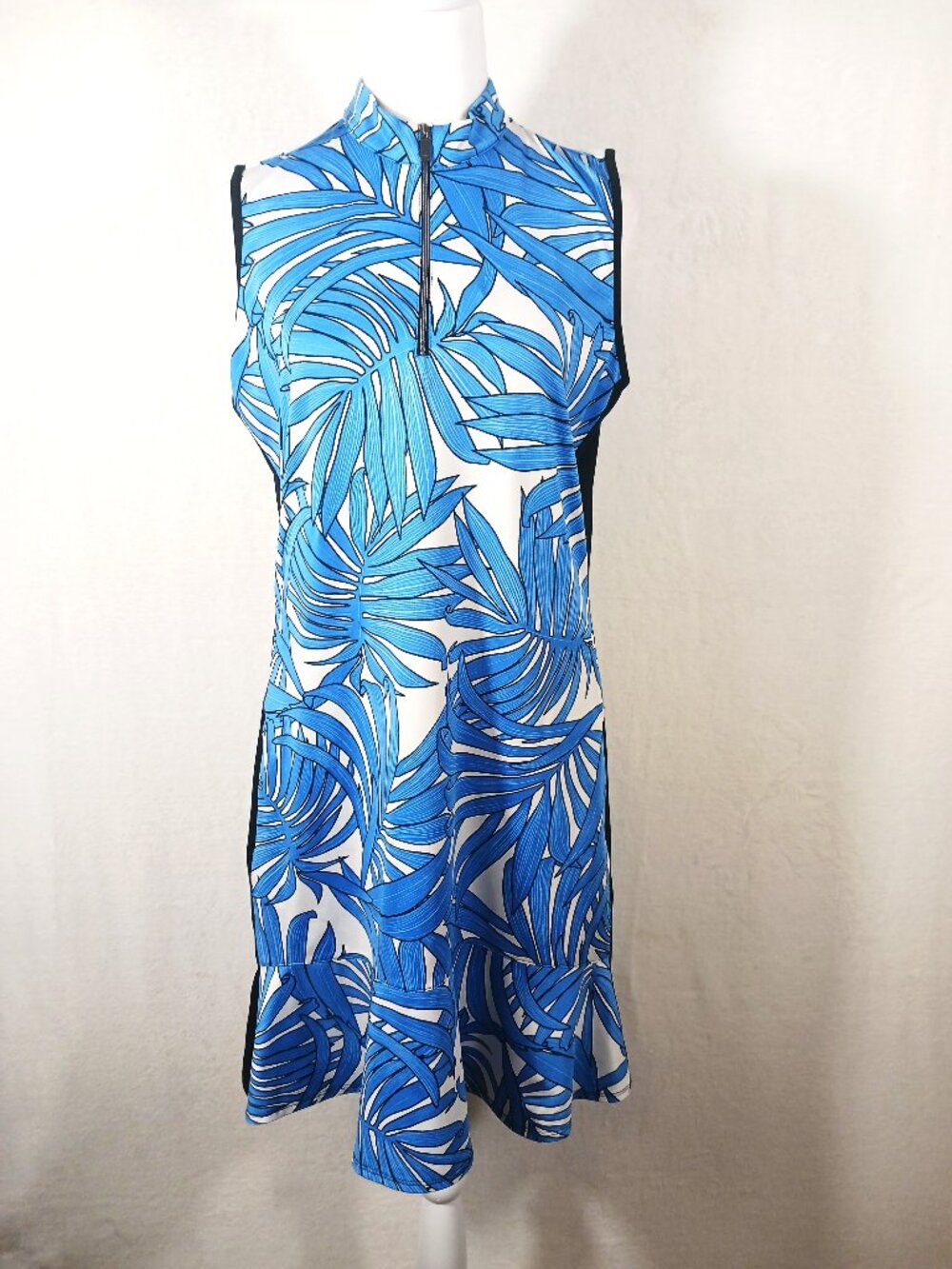 TAIL Sporty Dress, Blue & White Palm Leaf Print W/ Black Side Panels Size Medium